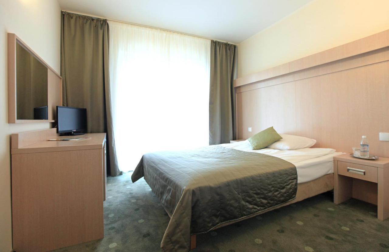Hotel Cieplice Medi & Spa Еленя-Гура Экстерьер фото
